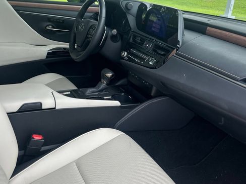 Used 2025 Lexus ES 350 w/ Premium Package FWD image 23