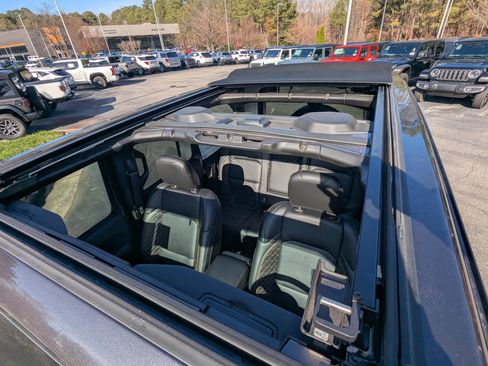 Used 2021 Jeep Wrangler Unlimited Sahara image 10