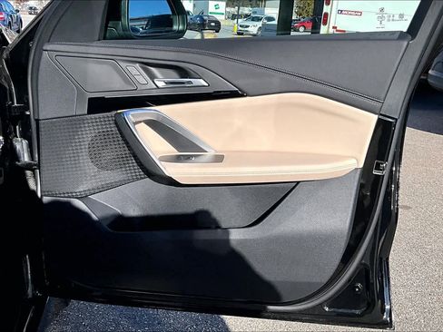 Used 2025 BMW X1 xDrive28i w/ Technology Package image 23