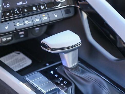 New 2026 Hyundai Elantra Limited FWD image 23