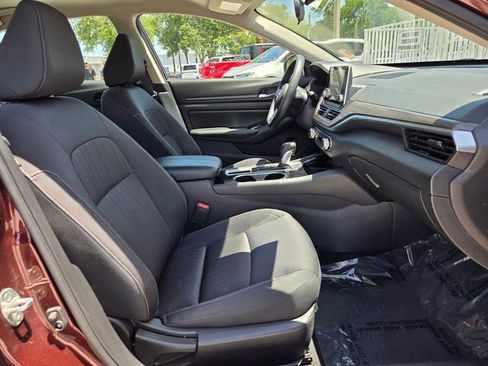 Used 2024 Nissan Altima 2.5 SV FWD image 18