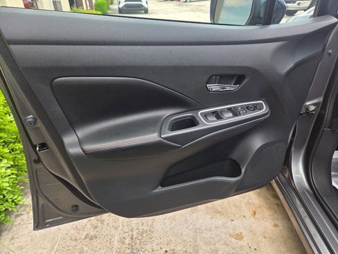 Used 2024 Nissan Versa SR FWD image 7