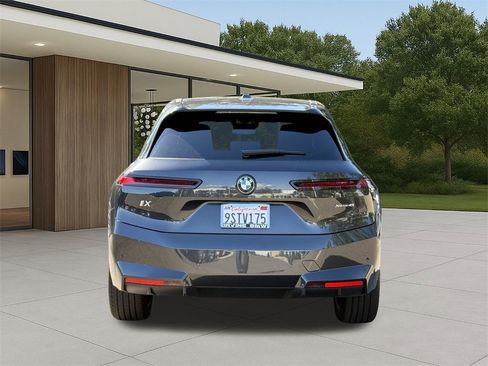 Used 2026 BMW iX xDrive45 w/ Climate Comfort Package image 9