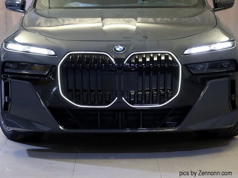 Used 2026 BMW i7 xDrive60 w/ Executive Package image 6