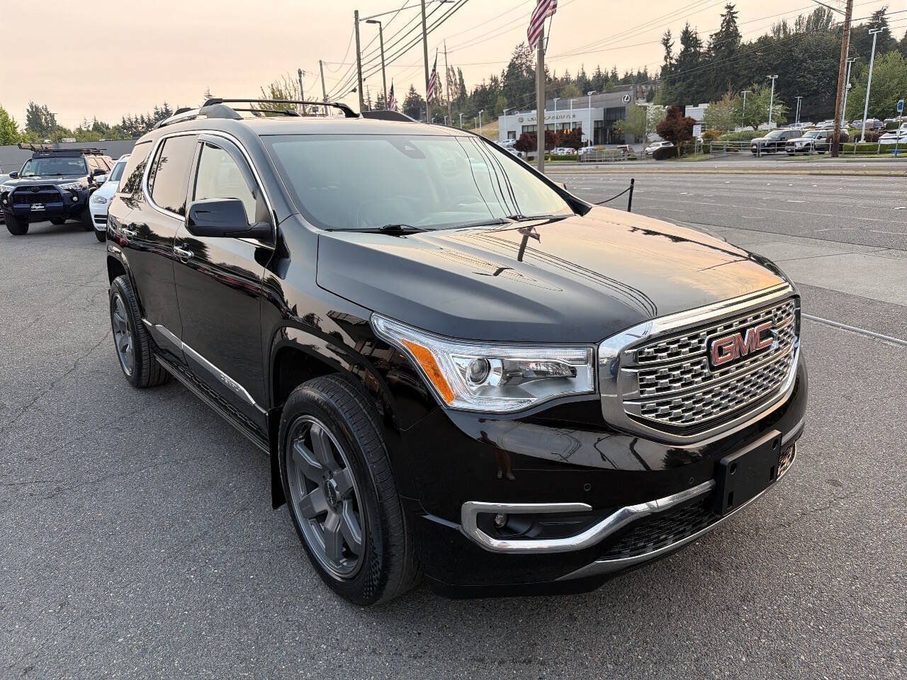Used 2017 GMC Acadia Denali AWD/4WD image 11