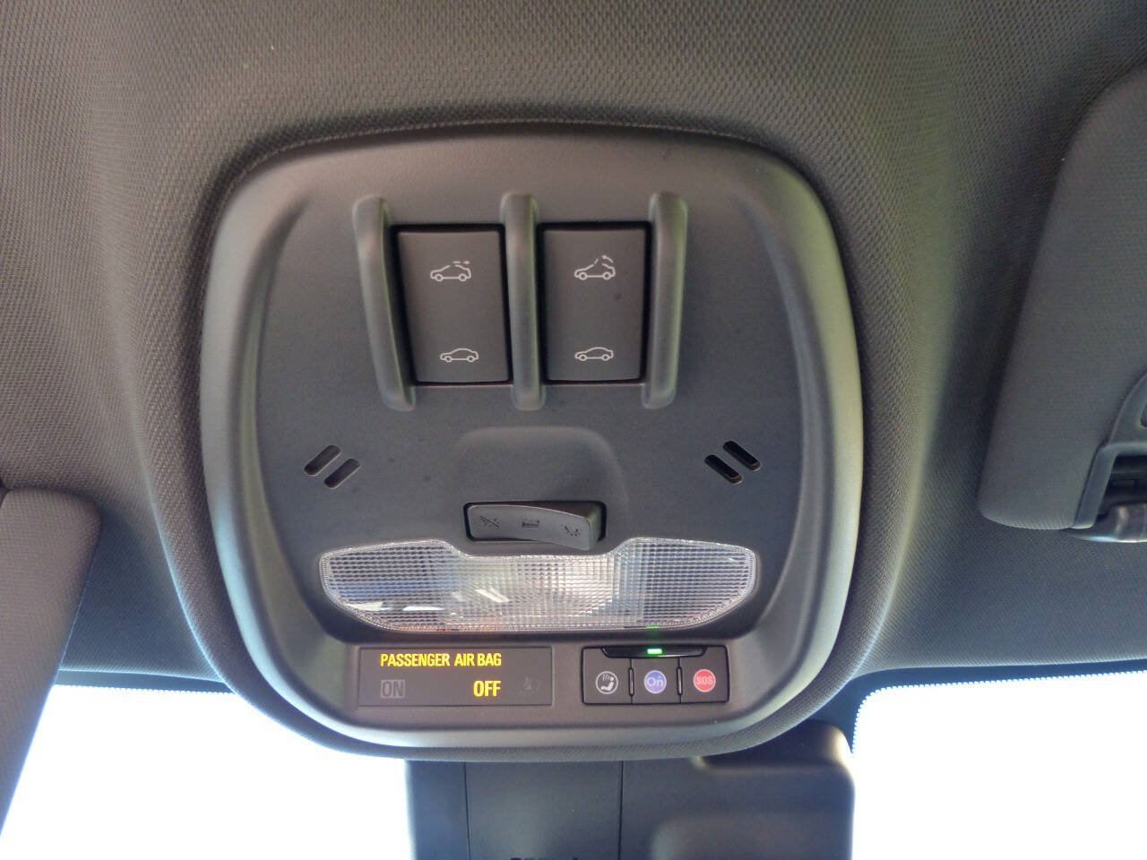 Used 2026 Chevrolet Trax RS w/ Sunroof Package FWD image 37