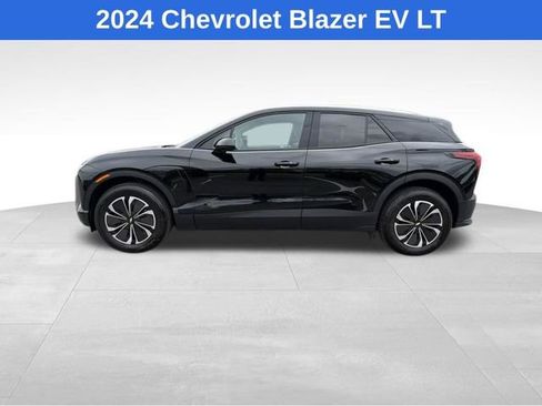 Used 2024 Chevrolet Blazer EV LT AWD/4WD image 2