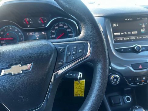 Used 2017 Chevrolet Cruze LT image 15