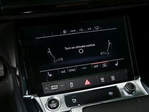 Certified 2022 Audi e-tron Premium image 17