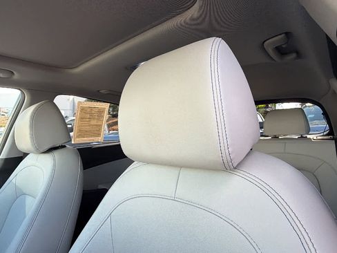 Used 2022 Hyundai Kona Limited image 11