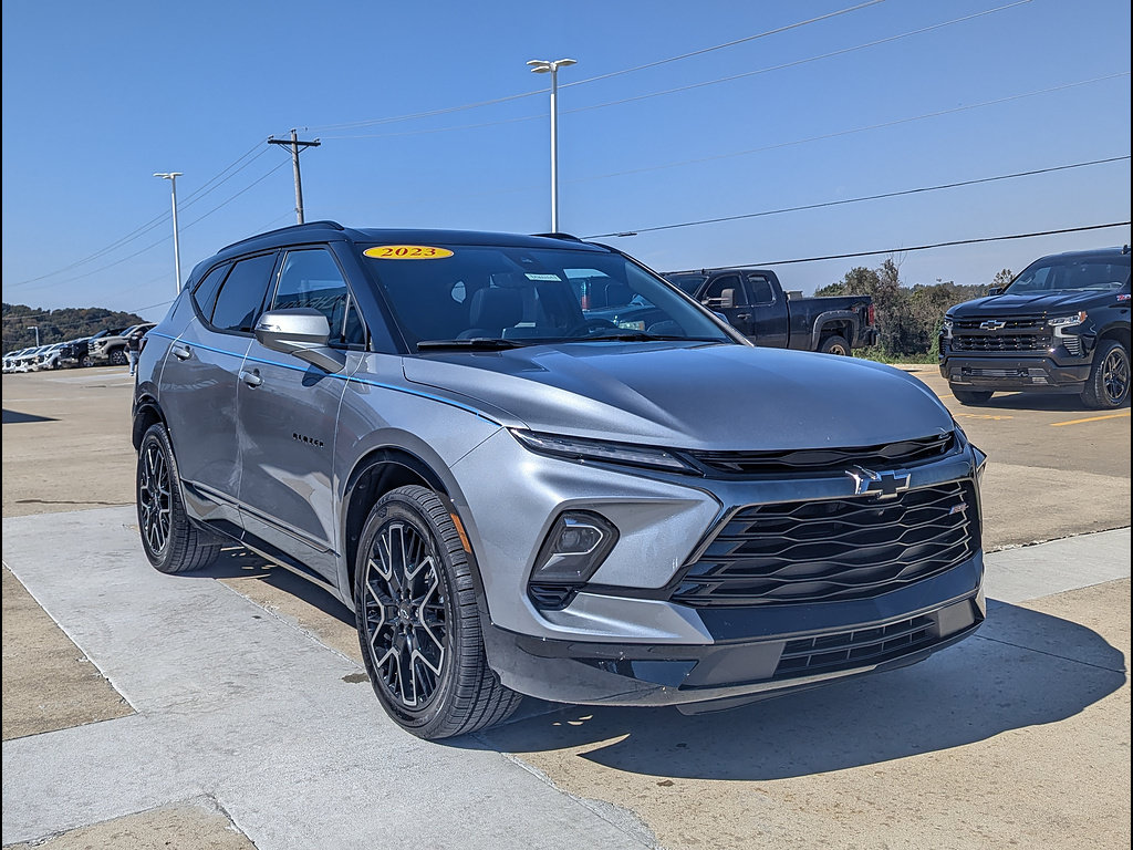 Used 2023 Chevrolet Blazer RS w/ Driver Confidence II Package AWD/4WD image 3