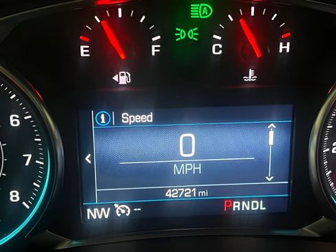 Used 2024 Chevrolet Equinox LT AWD/4WD image 18