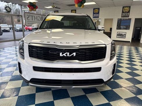 Used 2022 Kia Telluride S image 2