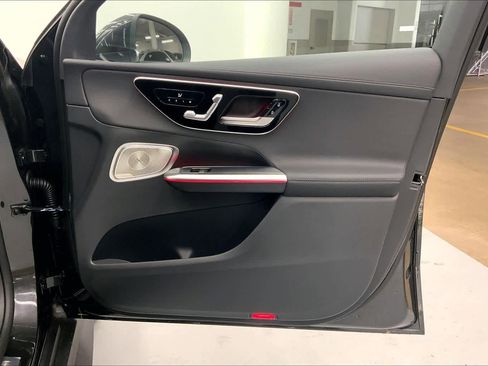 New 2026 Mercedes-Benz GLC 300 image 11