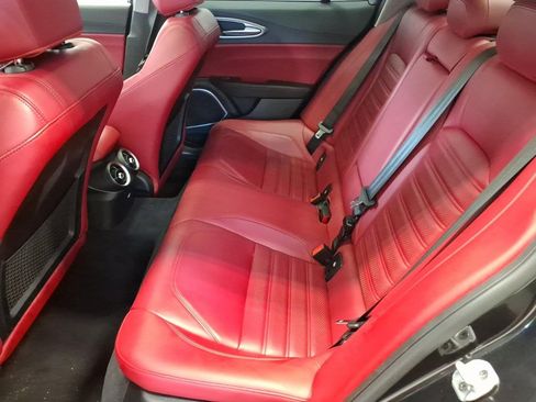 Used 2018 Alfa Romeo Giulia Ti AWD w/ TI 19 SPORT PACKAGE w/ Quick Order Package 22S Sport image 20