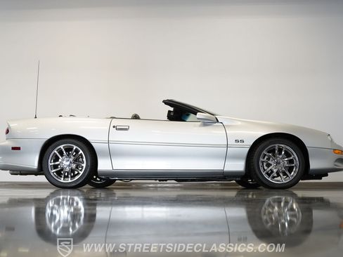 Used 2002 Chevrolet Camaro Z28 w/ SS Performance/Appearance Pkg image 19