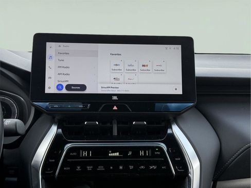 Used 2024 Toyota Venza Limited image 19