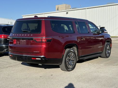 Used 2023 Jeep Wagoneer L Series II image 7