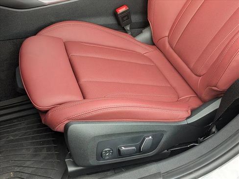 New 2026 BMW 330i xDrive Sedan w/ M Sport Package image 4