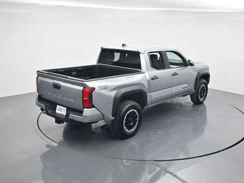 Used 2024 Toyota Tacoma TRD Off-Road AWD/4WD image 43