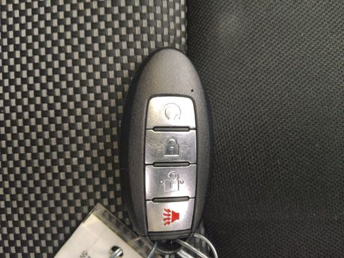 Used 2020 Nissan Pathfinder SV AWD/4WD image 32