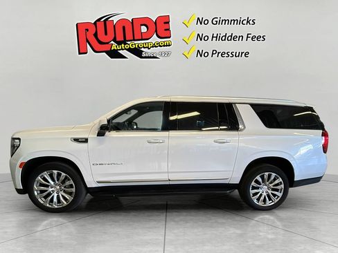 Used 2023 GMC Yukon XL Denali AWD/4WD image 3