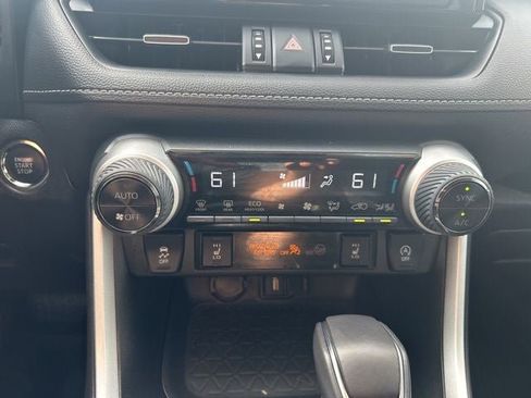 Used 2022 Toyota RAV4 XLE Premium AWD/4WD image 27