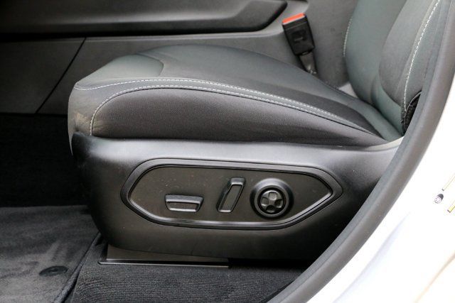 Used 2025 Jeep Grand Cherokee Laredo X w/ Luxury Tech Group I AWD/4WD image 13
