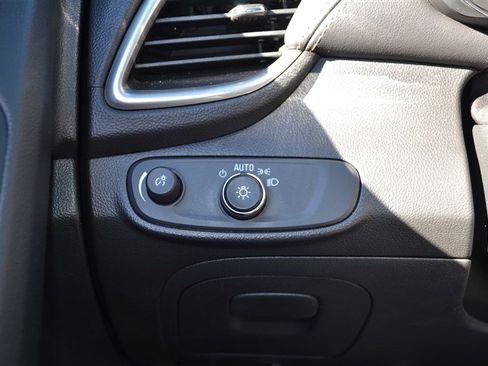 Used 2021 Chevrolet Trax LT image 14