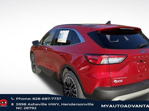 Used 2022 Ford Escape Titanium w/ Titanium Premium Package image 8
