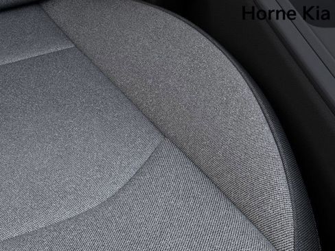 New 2025 Kia K4 LX image 24