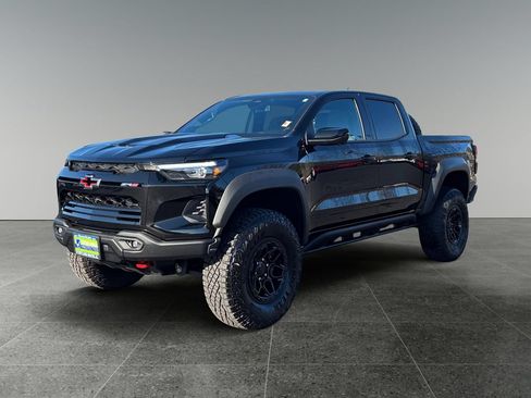 Used 2024 Chevrolet Colorado ZR2 w/ ZR2 Bison Edition AWD/4WD image 4