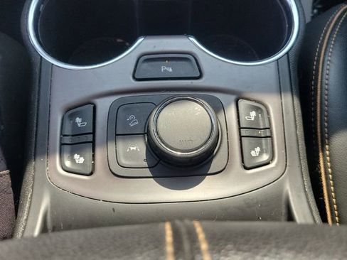 Used 2022 GMC Terrain AT4 w/ Infotainment Package II AWD/4WD image 30