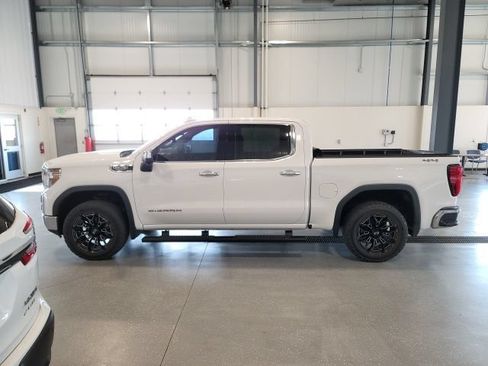 Used 2019 GMC Sierra 1500 SLT w/ SLT Premium Package AWD/4WD image 4