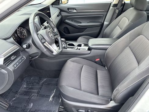 Used 2024 Nissan Altima 2.5 SV w/ SV Premium Package image 15