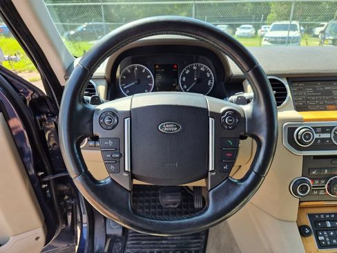 Used 2015 Land Rover LR4 HSE AWD/4WD image 15