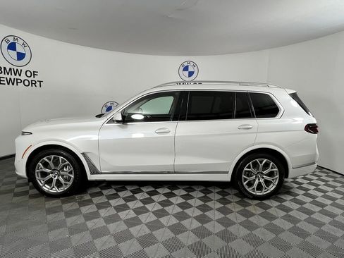 Used 2024 BMW X7 xDrive40i w/ Premium Package image 12