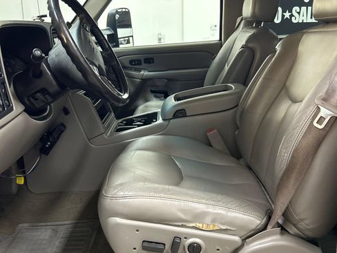 Used 2007 Chevrolet Silverado 2500 LT w/ Heavy-Duty Power Package AWD/4WD image 8