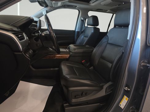 Used 2019 Chevrolet Suburban Premier AWD/4WD image 12