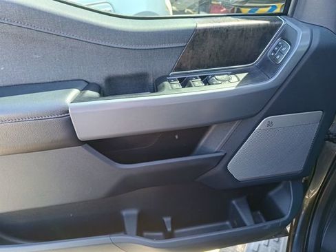 Used 2022 Ford F150 Lightning Lariat AWD/4WD image 9