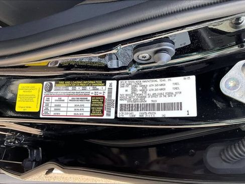 Used 2025 Toyota Tundra Platinum AWD/4WD image 14