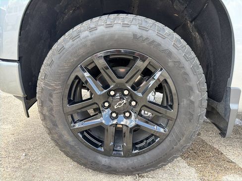 Certified 2025 Chevrolet Silverado 1500 Custom w/ Turbomax Blackout Package AWD/4WD image 27