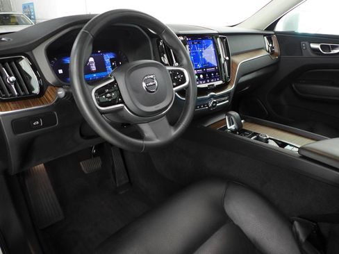 Used 2023 Volvo XC60 B5 Plus w/ Climate Package AWD/4WD image 14