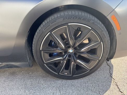 Certified 2023 BMW 760i xDrive 760i xDrive w/ Executive Package image 3