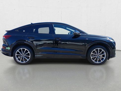 Used 2022 Audi Q4 e-tron Premium Plus AWD/4WD image 4