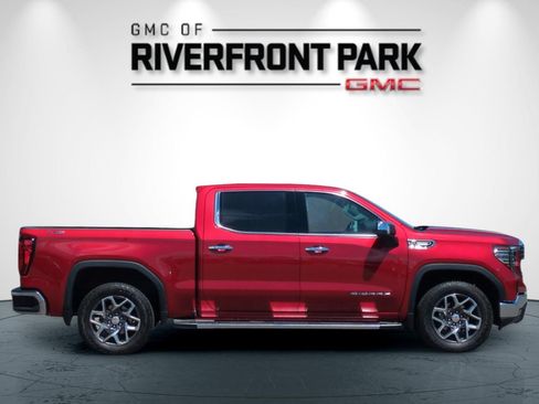 Used 2024 GMC Sierra 1500 SLT w/ SLT Premium Package AWD/4WD image 2