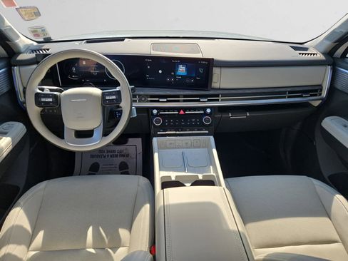 Used 2025 Hyundai Santa Fe Calligraphy image 10