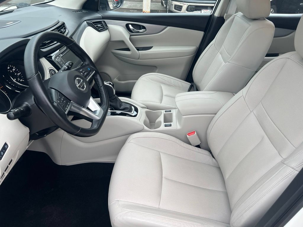 Used 2020 Nissan Rogue Sport SL w/ Premium Package AWD/4WD image 4
