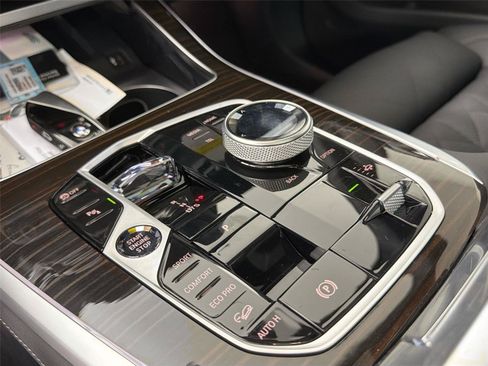 New 2027 BMW X7 xDrive40i w/ Executive Package AWD/4WD image 16