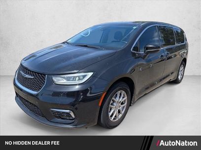 Used 2023 Chrysler Pacifica Touring-L